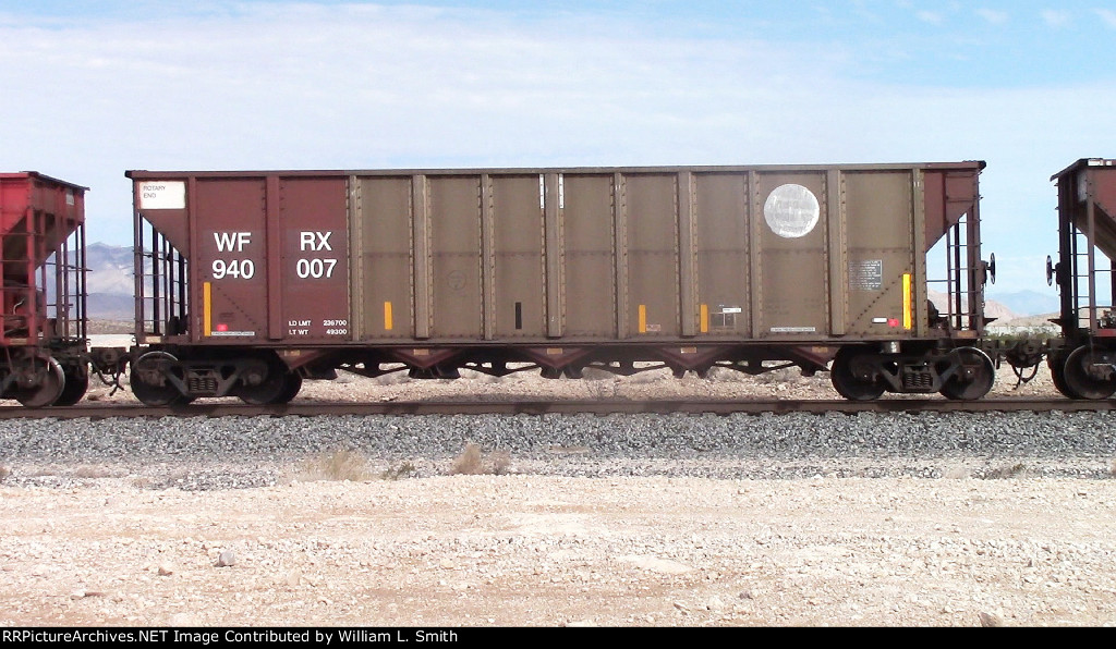 EB Unit Empty Hooper Frt at Erie NV  07-28-2022 -25